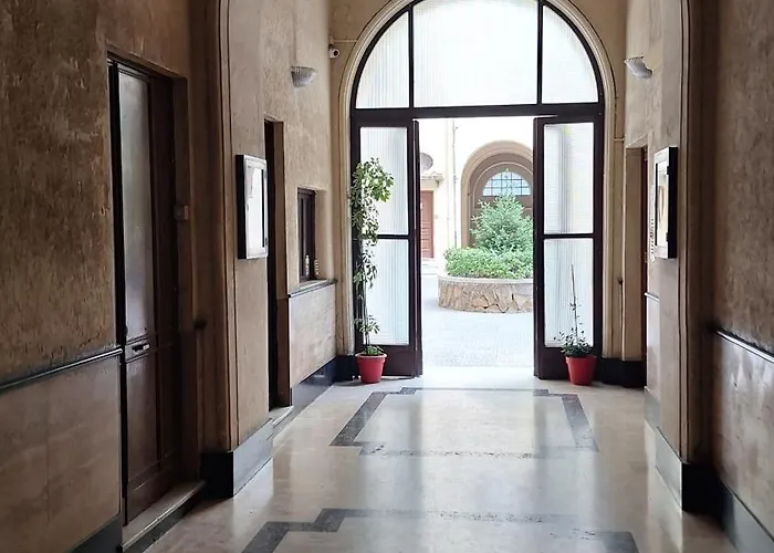 Guest house Domus Albalonga 4*